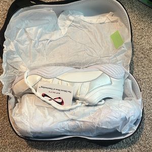 Nfinity Evolution Size 8 White Cheer Shoes